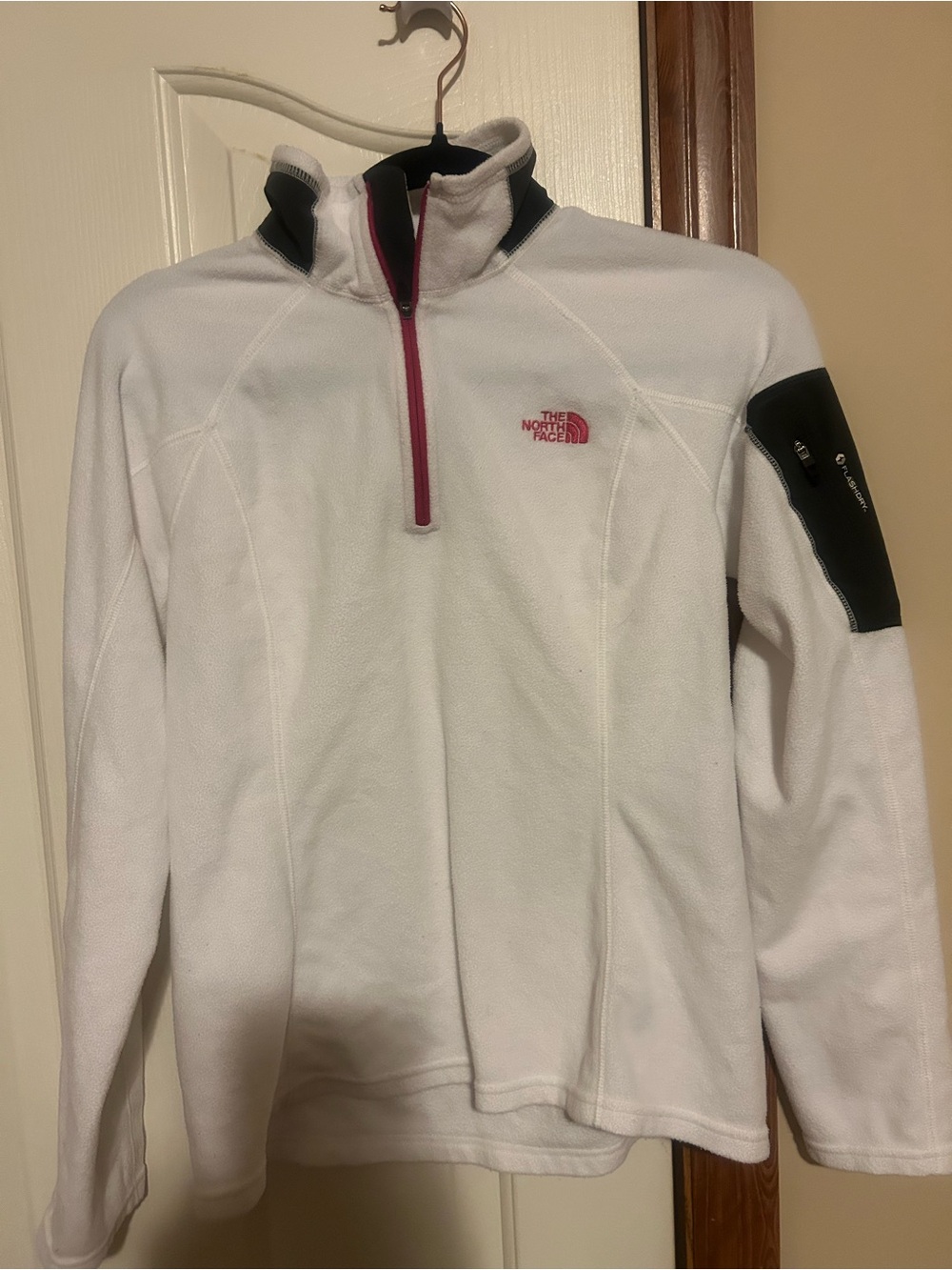 The North Face women’s White Half-Zip Fleece Pullover